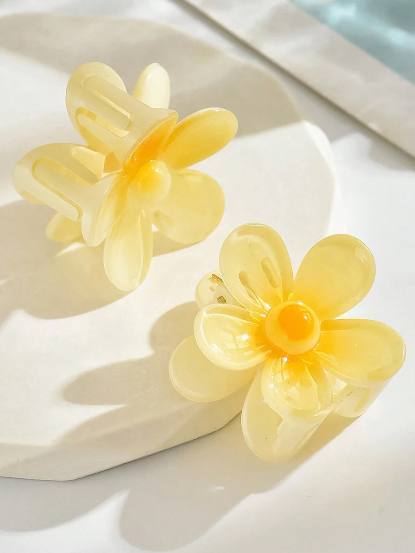 2pcs Mini Gradient Blossom Clips - Image 2