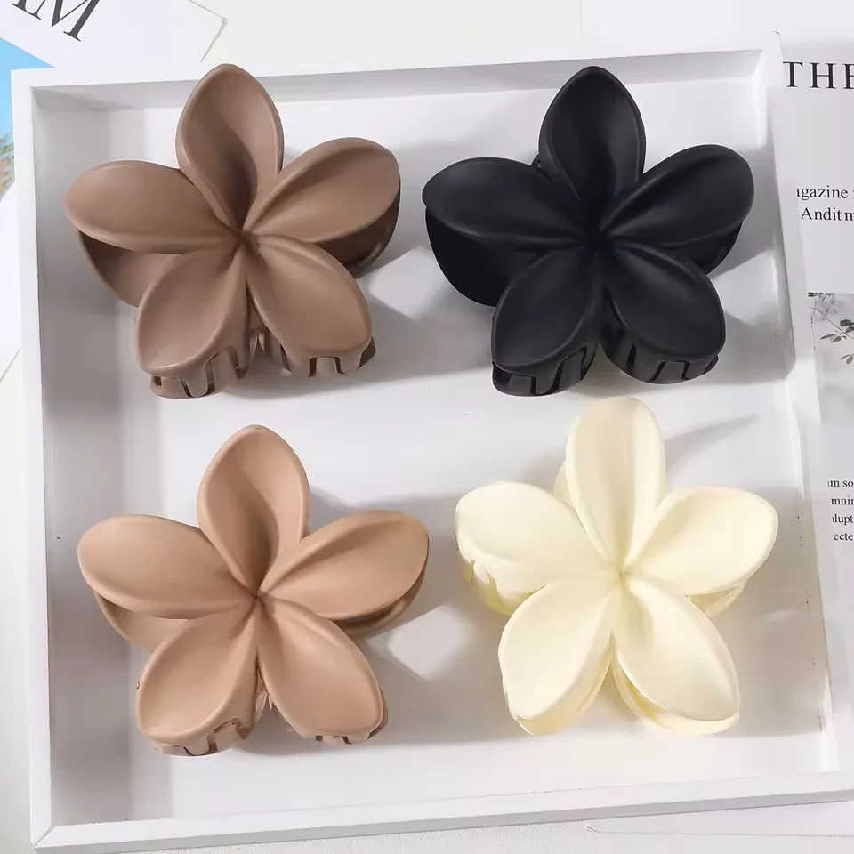 4pcs Nude Floral Clips