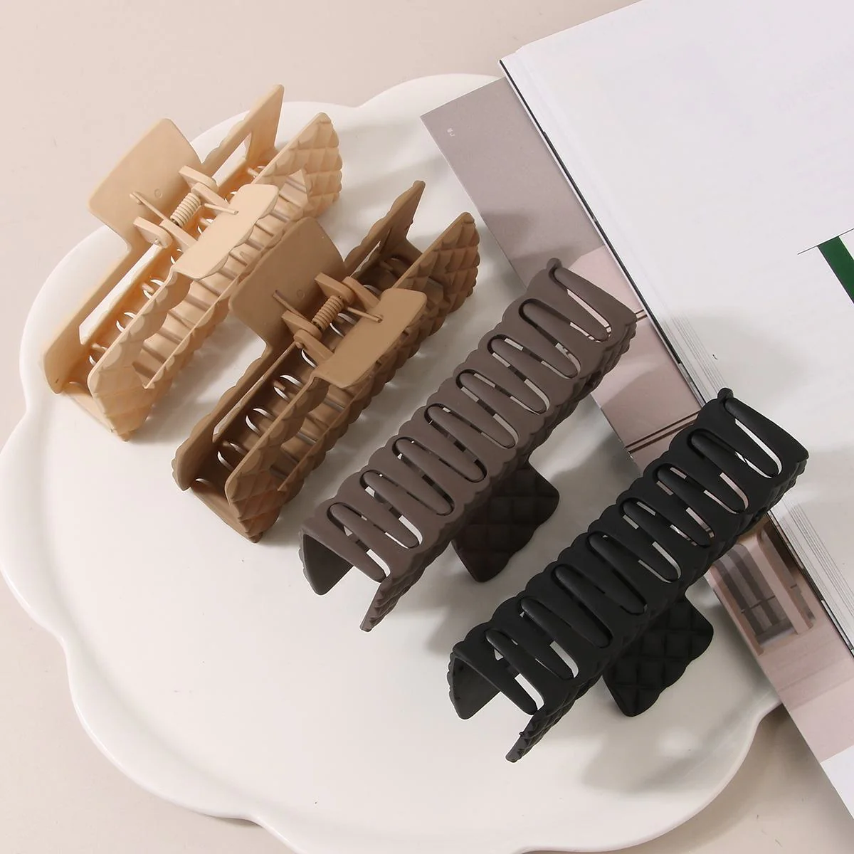 4pcs Textured Rectangular Clips - Image 2