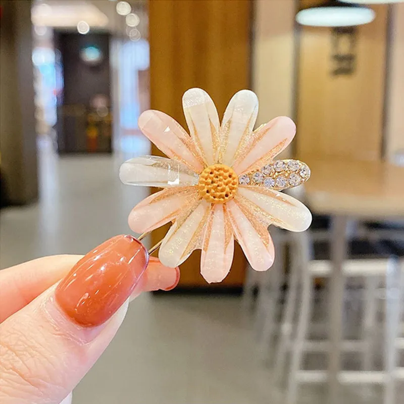 4 Pcs Fancy Lock Hair Pins Set - Image 5