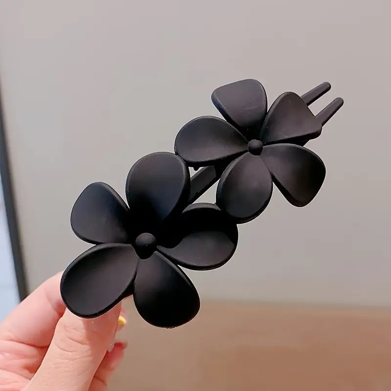 Chic Matte Hair Clip - Image 8