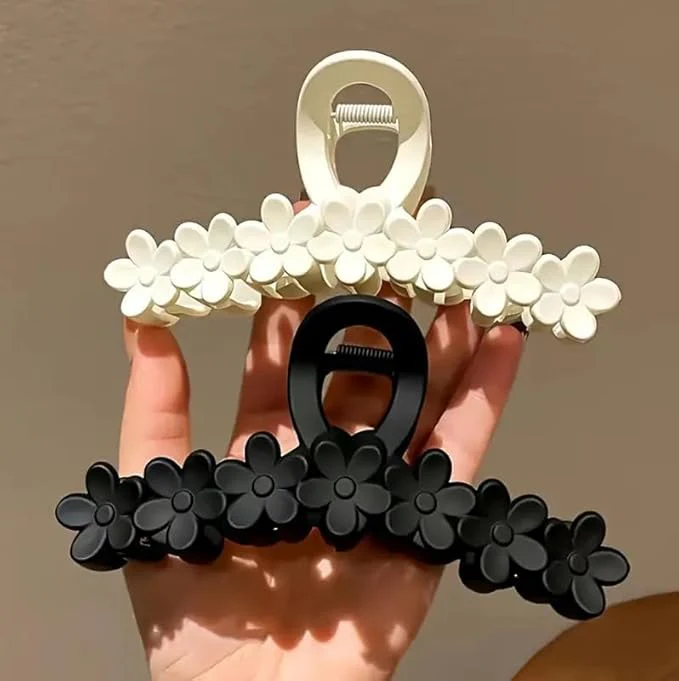 Chic Flower‑adorned Clip - Image 2
