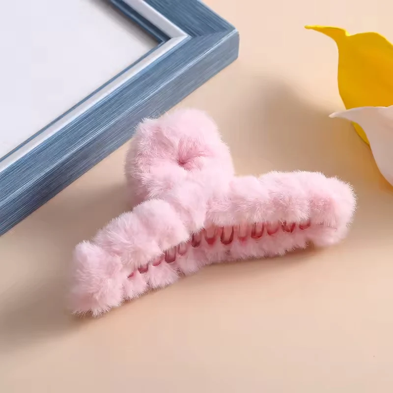 Furry Claw Clip - Image 2