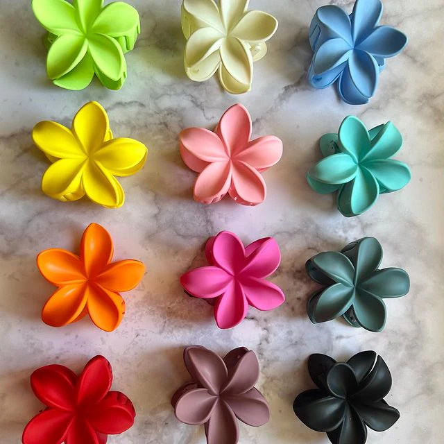 Matte Floral Clip Medium - Image 2