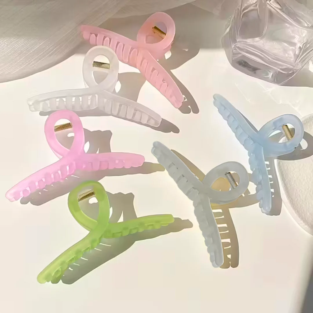 Matte Frosted Twist Clip - Image 2