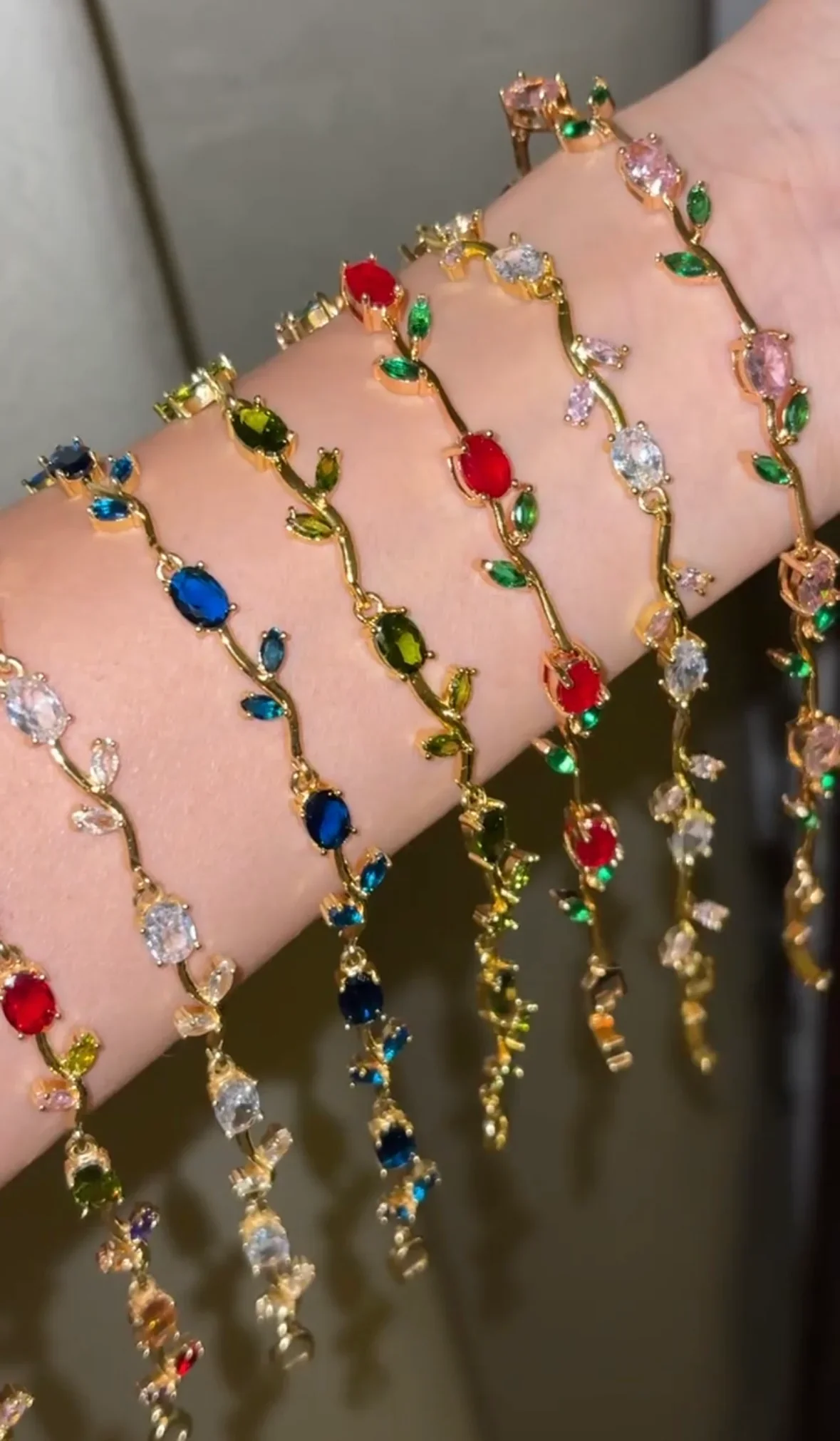 Majestic Tulip Bracelet (with box) - Image 11