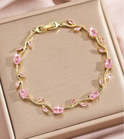 Majestic Tulip Bracelet (with box) - Image 7